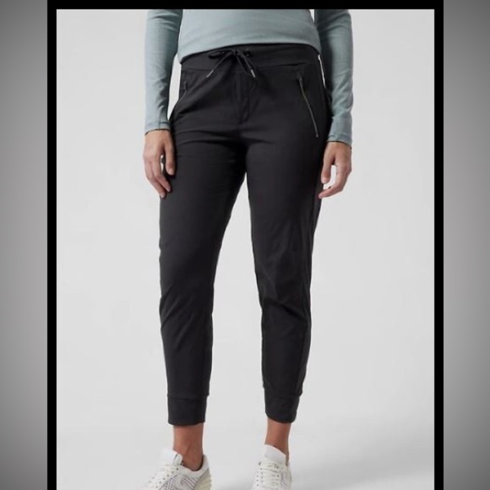 Athleta Women's Trekkie North Jogger in Black Size 6T